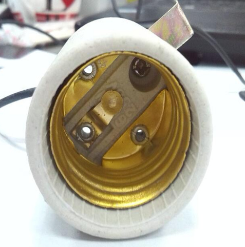e27-f519-light-bulb-sockets-inside